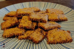Crackers di lenticchie rosse e mandorle